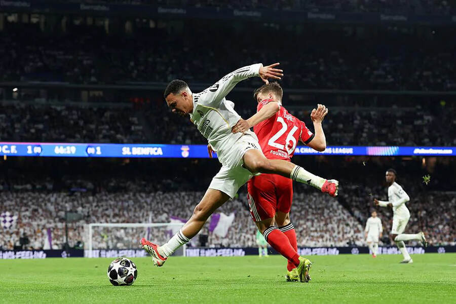 Real Madrid vs Benfica (03:00 – 26/02) | Xem lại trận đấu