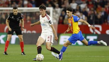 Sevilla vs Valencia CF (03:00 – 22/03) | Xem lại trận đấu